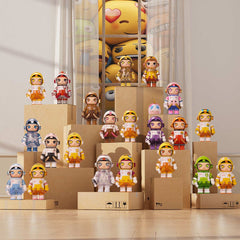 trendytoybox-popmart-MEGA-SPACE-MOLLY-100%-emoji™-Series